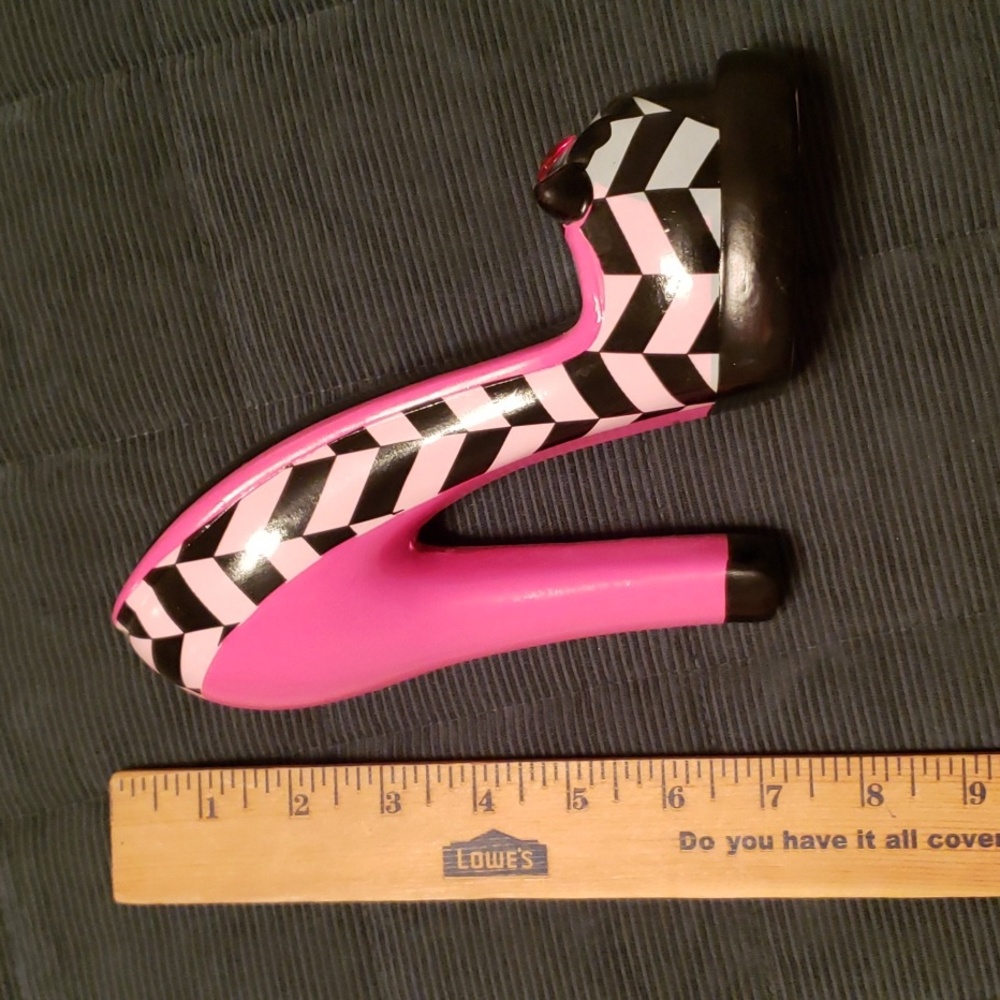 Stylish Pink and Black High Heel Shoe Bank. Porseline - Picture 2 of 3
